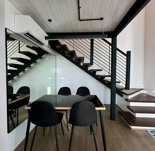 Appartement Spacious Loft Type Unit In *