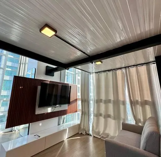 Spacious Loft Type Unit In Appartement *