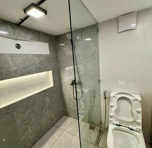 Spacious Loft Type Unit In Appartement